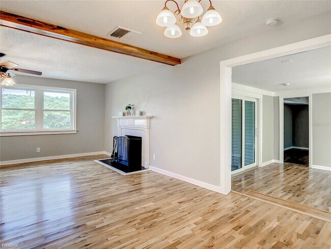 Building Photo - 4 br, 2 bath House - 4560 R 5Th Avenue S