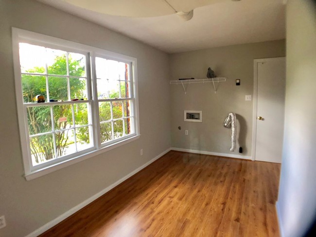 Building Photo - 5830 Woodhaven Cir