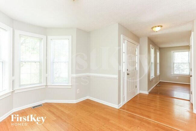 Foto del edificio - 1270 Summit Point Ln