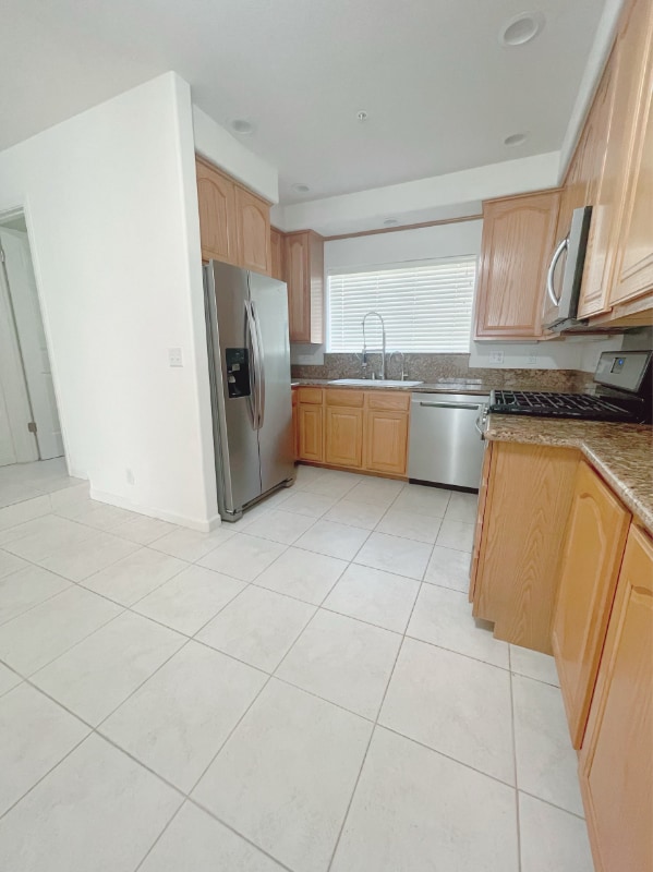 Building Photo - 975 Wisteria Terrace