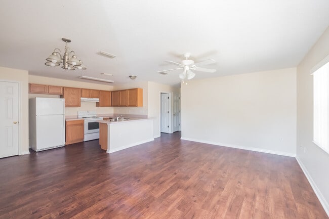 Building Photo - 511 Paulling Dr