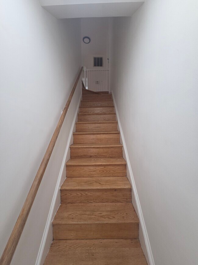 Foto del edificio - 4262 Clay St NE