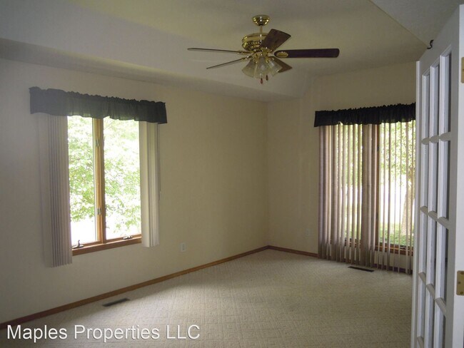 Building Photo - 3 br, 2 bath House - 1320 E Burntwood St