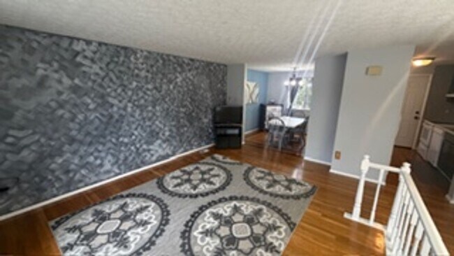 Foto del edificio - 3886 Farm Brook Ln