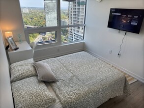 Building Photo - Premium Deluxe - Bloor St East & Sherbourne St