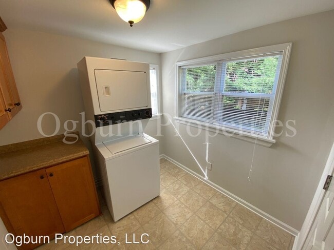 Building Photo - 2 br, 1 bath House - 2620-D GREENBRIER ROAD