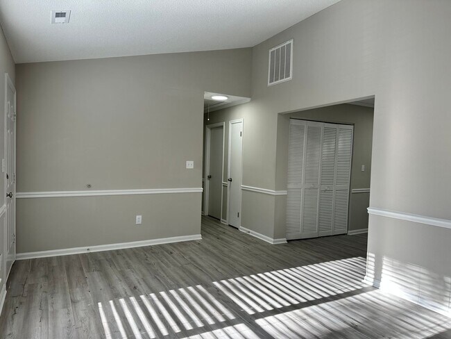 Foto del edificio - 4917 Pebble Beach Dr