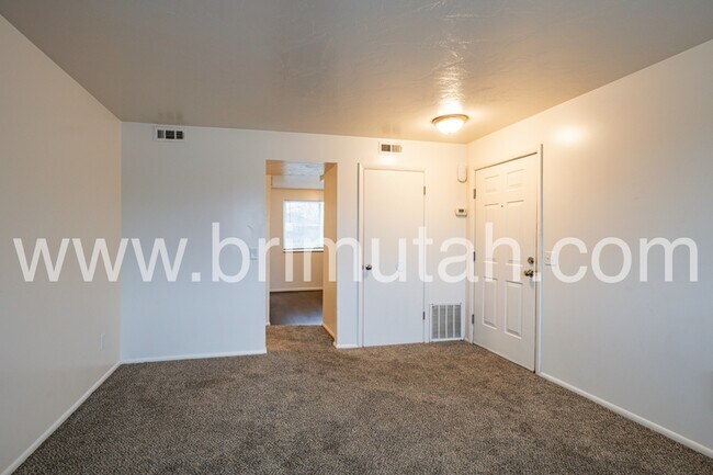 Building Photo - 4727 S 1300 E