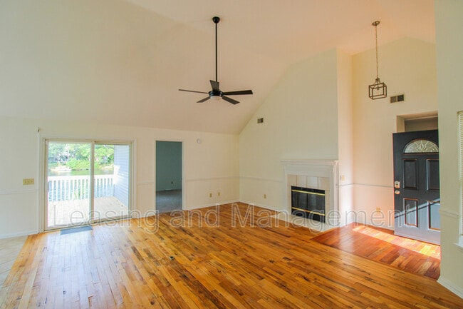 Building Photo - 842 Harbor Pl Dr