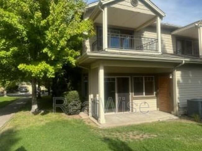 Building Photo - 1709 SE Softwood Way