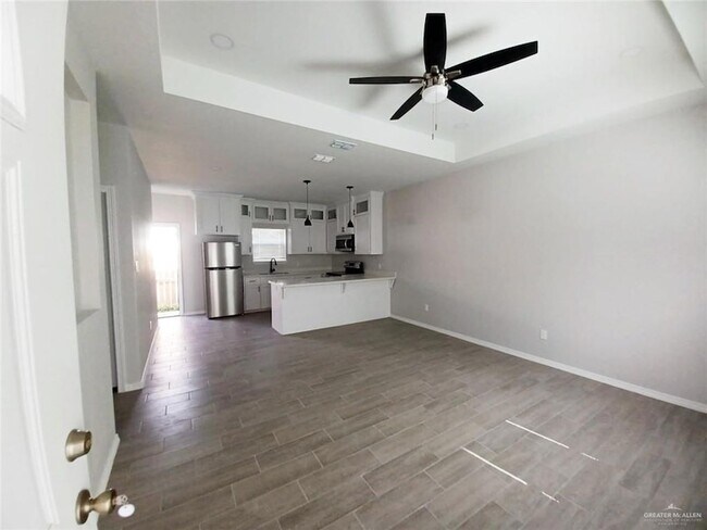 Building Photo - 1506 Playa Dr