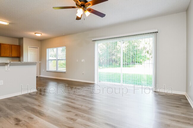 Foto del edificio - 503 Hummingbird Ct