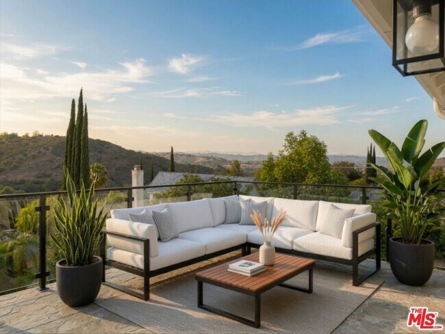 Foto del edificio - 23749 Canyon Dr