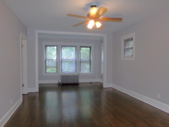 Foto del edificio - 3604 W Sunnyside Ave