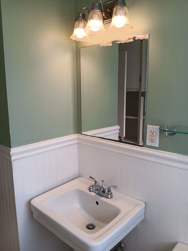 Foto del edificio - 3 BR Belmont Home with Fenced in Yard!