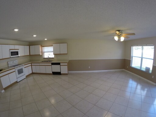 Building Photo - 4 Bedroom, 2 Bathroom, 2 Car Garage home