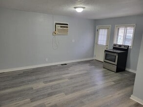 Building Photo - 2101 S Smithville Rd