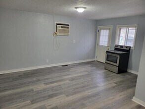 Building Photo - 3603 S Smithville Rd