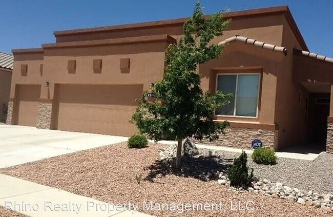 Foto del edificio - 3 br, 2 bath House - 8323 Bouvardia Ave NW