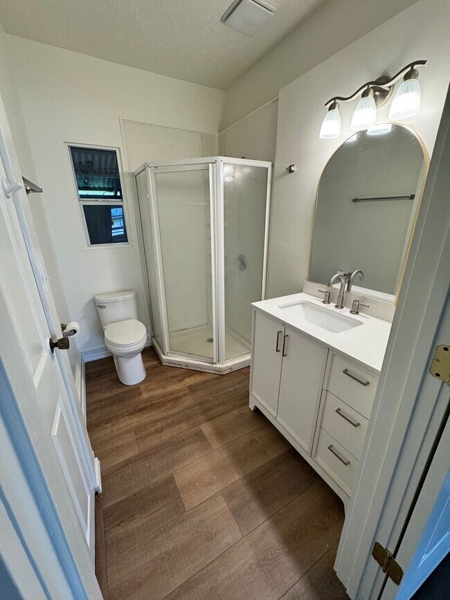 Foto del edificio - 18-1692-1692 Volcano Rd