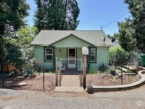 Building Photo - 117 Wood St