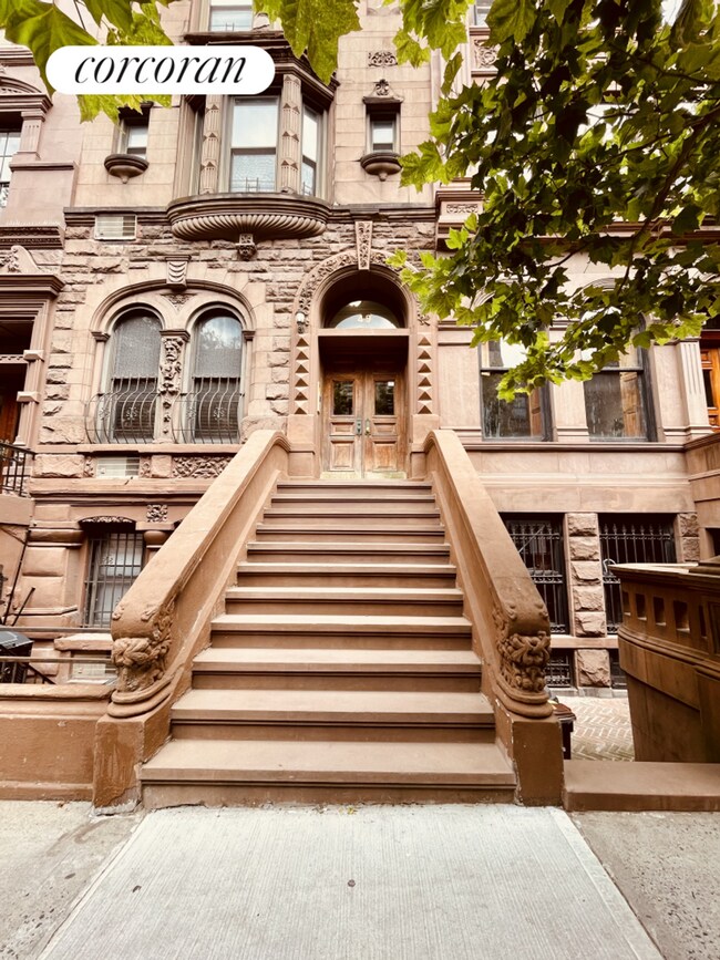 Building Photo - 49 W 84th St