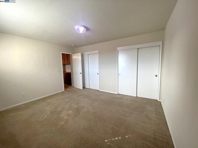 Building Photo - 94608 46th St