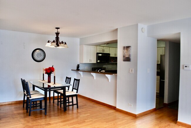 Foto del edificio - 4710 Euclid Ave