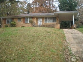 Building Photo - 2062 Bencal Dr SE