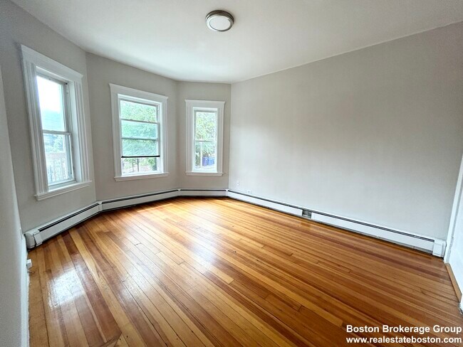 Building Photo - 7 Hesston Terrace