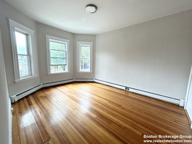 Building Photo - 7 Hesston Terrace