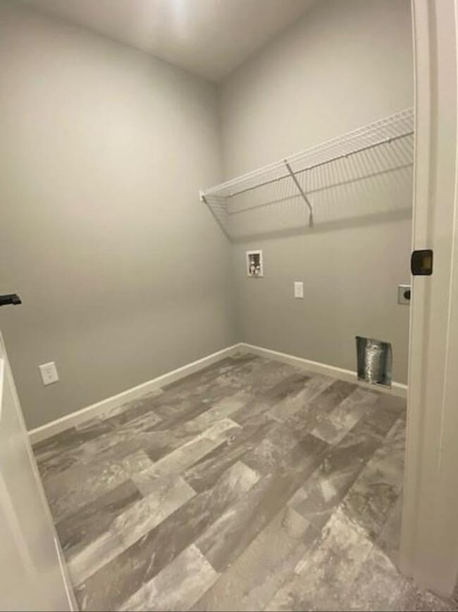 Building Photo - 4810 Airlake Dr