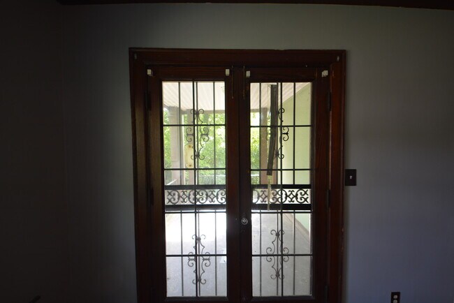 Foto del edificio - 3505 Ravenwood Ave