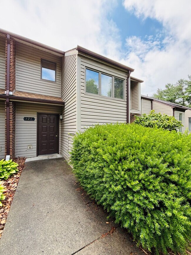 Foto del edificio - 3 Bedroom 2.5 Bath Townhouse