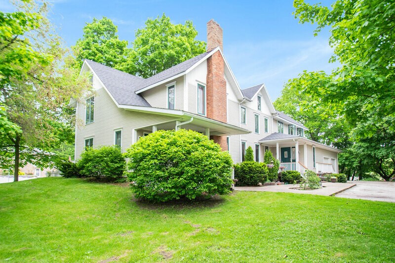 Foto principal - 2303 Lakeview Ave