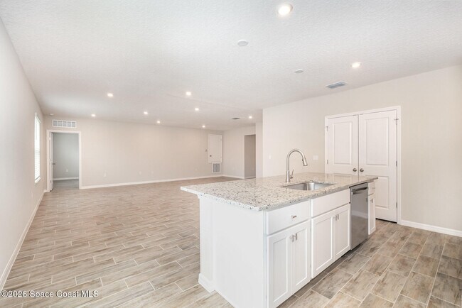 Foto del edificio - 5840 Granite Ln