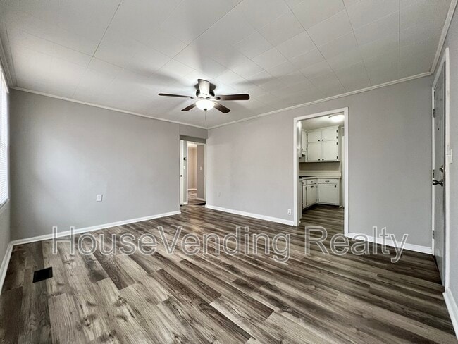 Building Photo - 507 Arthur Ave