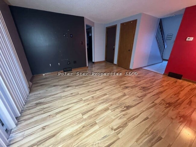 Foto del edificio - 767 Robin Rd