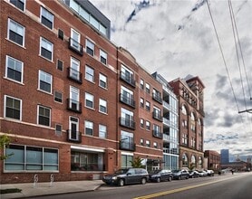 Building Photo - 2434 Smallman St