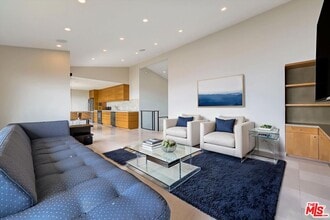 Building Photo - 6789 Shearwater Ln