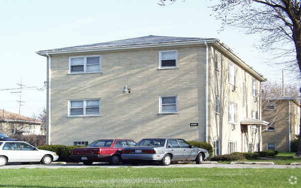 Primary Photo - 1012 E Division St