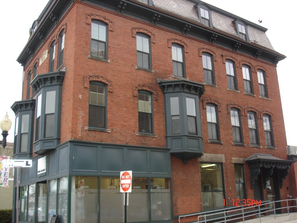 Primary Photo - 49 Main St