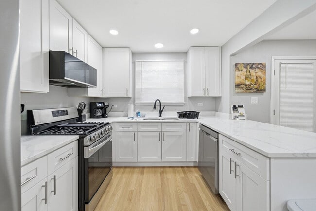 Building Photo - 12800 Terrace Ln