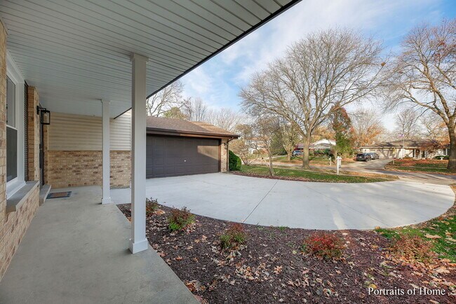 Foto del edificio - 7716 Knottingham Ln