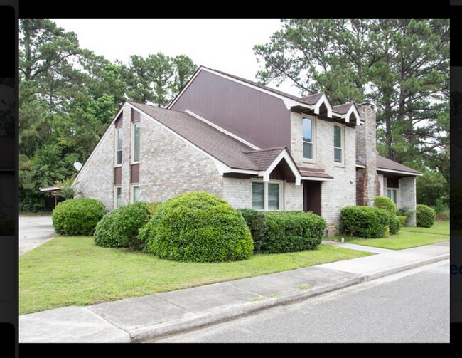 Building Photo - 51 BRIGHTON CIR