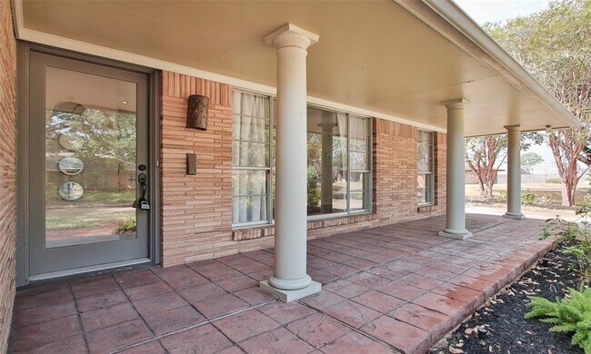 Foto del edificio - 1814 Haverhill Dr