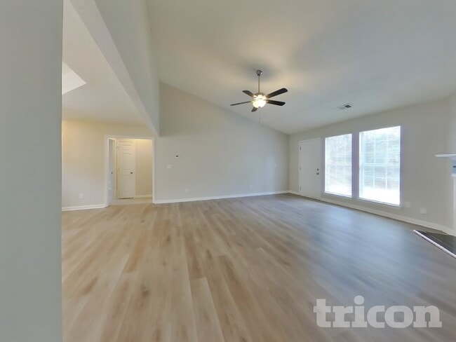 Building Photo - 9538 Rollinghills Dr