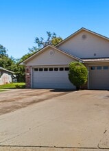Building Photo - 2912-2914 Fairway Hamlet Ct