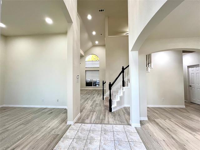 Building Photo - 3301 Bluegrass Dr