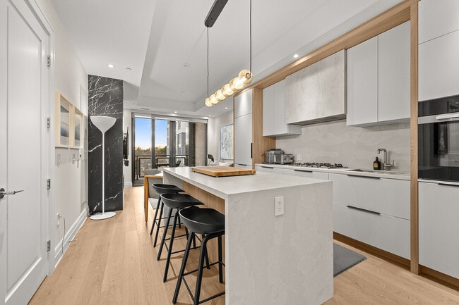 Building Photo - 2 Forest Hill Rd